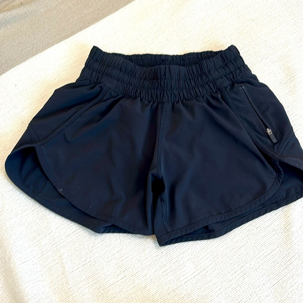Lululemon run short
